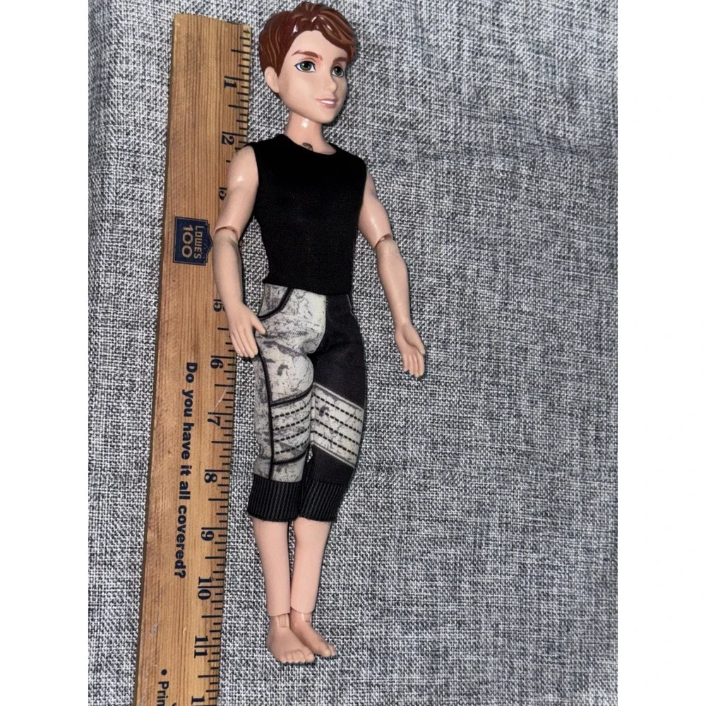 Disney Descendants Ben Doll Isle of the Lost Brown Hair 11 Inch Action Figure